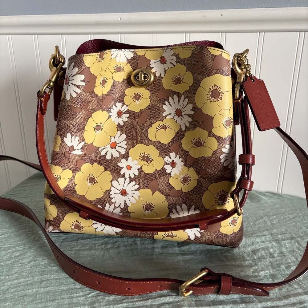 Coach Willow Bucket Bag in Signature Canvas with Floral Print